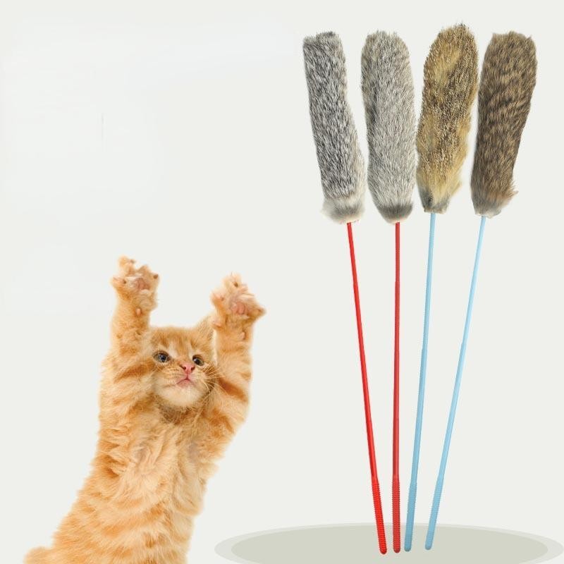 Zufällige Farbe Tease Cat Stick Faux Kaninchen Fell Pompon Plüsch Pet Interaktive Stick Katze Spielen Training Spielzeug Pet