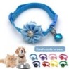 Fein verarbeitetes Katzenhalsband mit eingelegten Strasssteinen, hübsches Hundehalsband mit Blumenmuster und Glöckchen